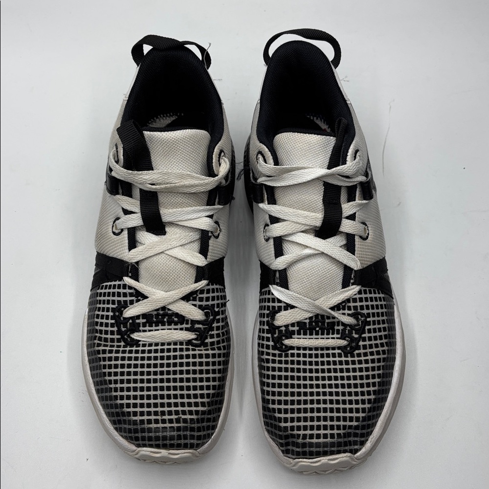 Nike Youth Size 7 LeBron Witness 7 Midtop Black White Mesh Court Shoe